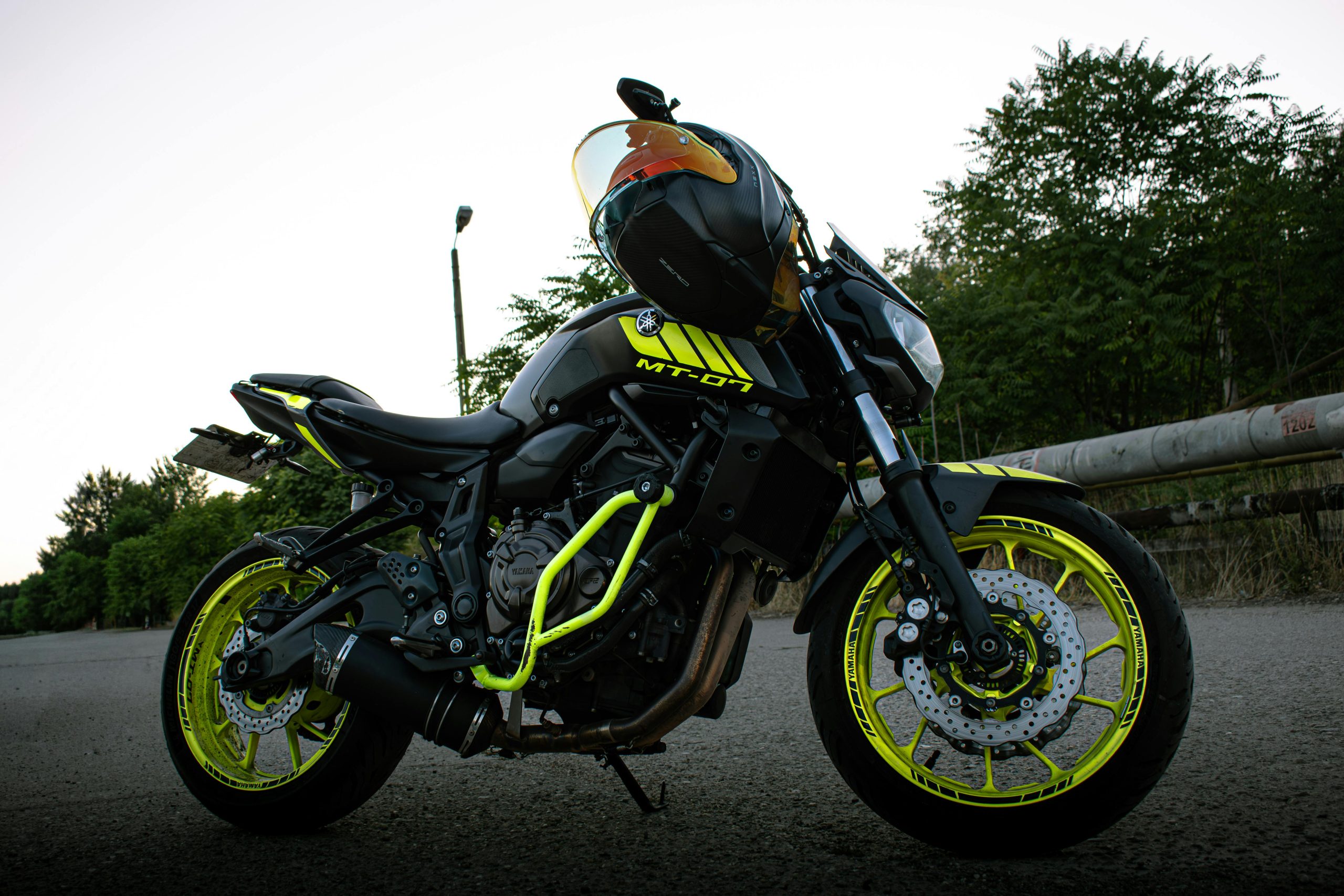 Performance Yamaha MT-07 bleu