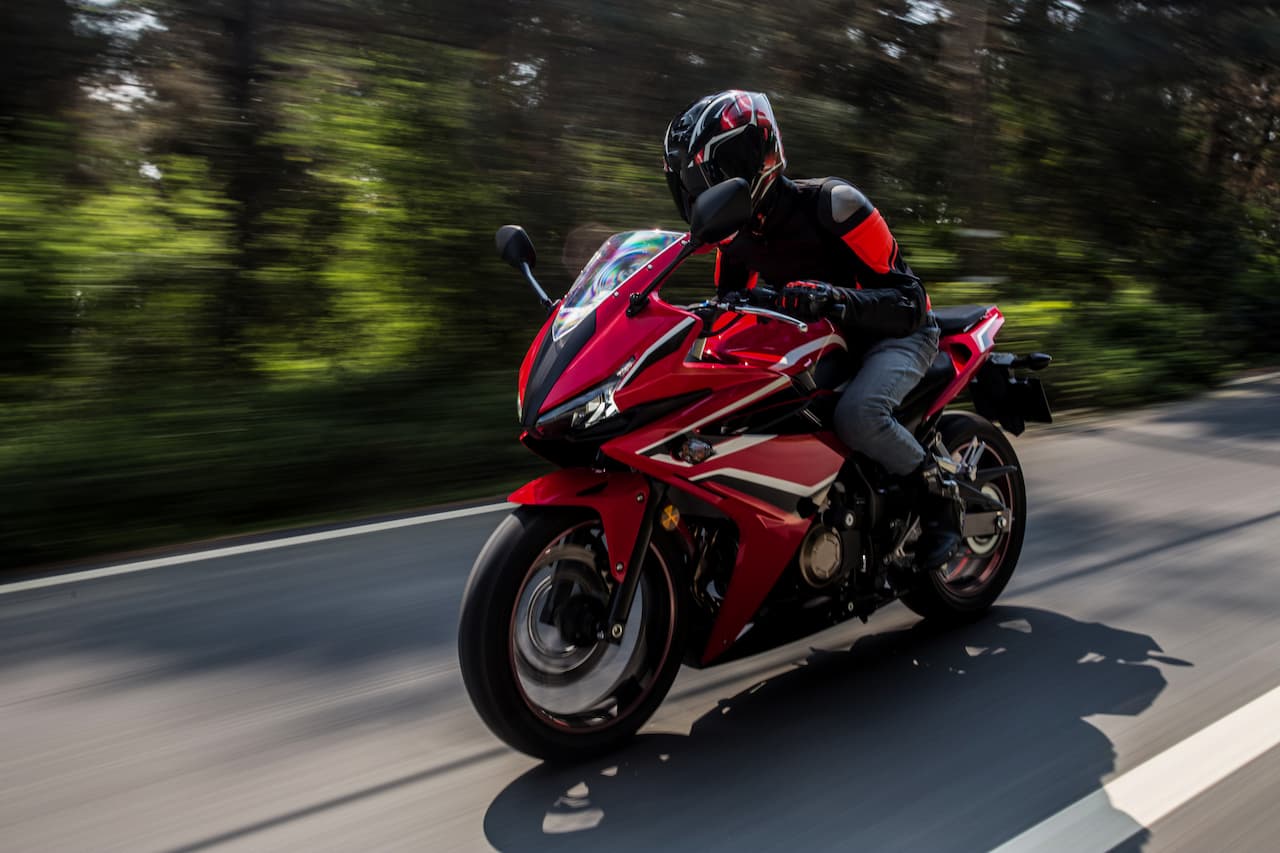 Comment rendre le passage des vitesses de sa moto plus réactif