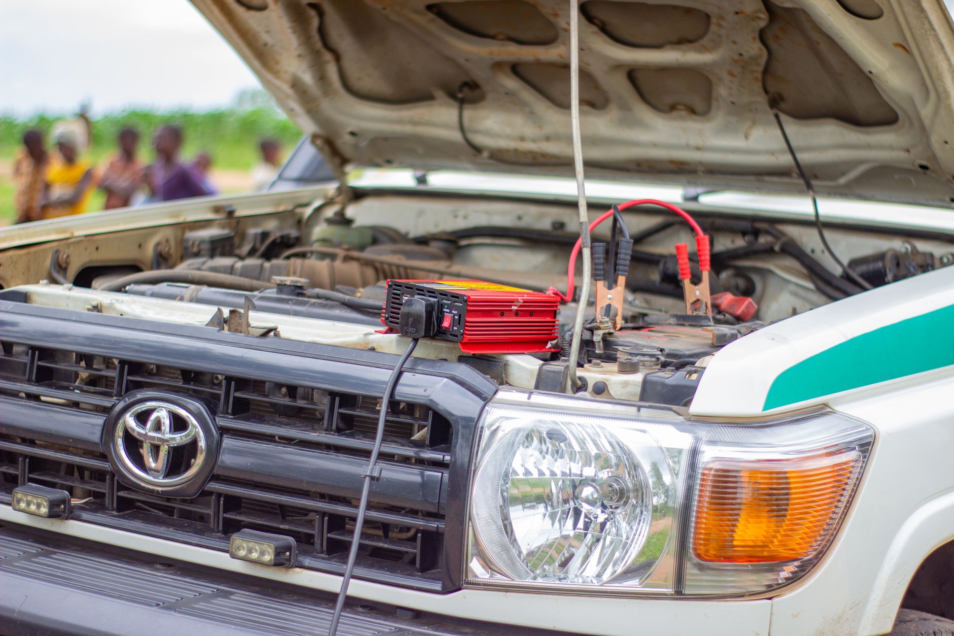 Recharge d une batterie de voiture hybride