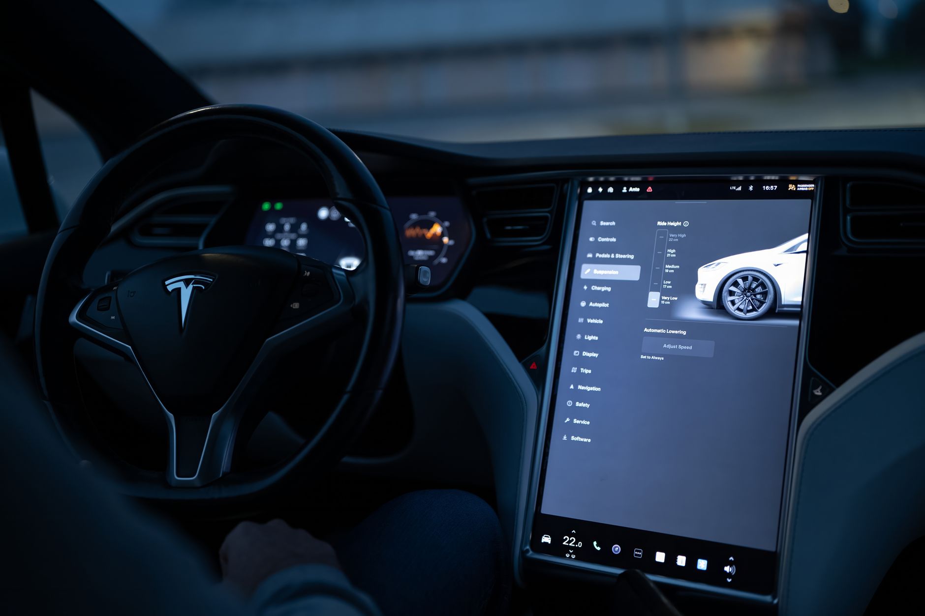 Volant et instruments d’une voiture électrique